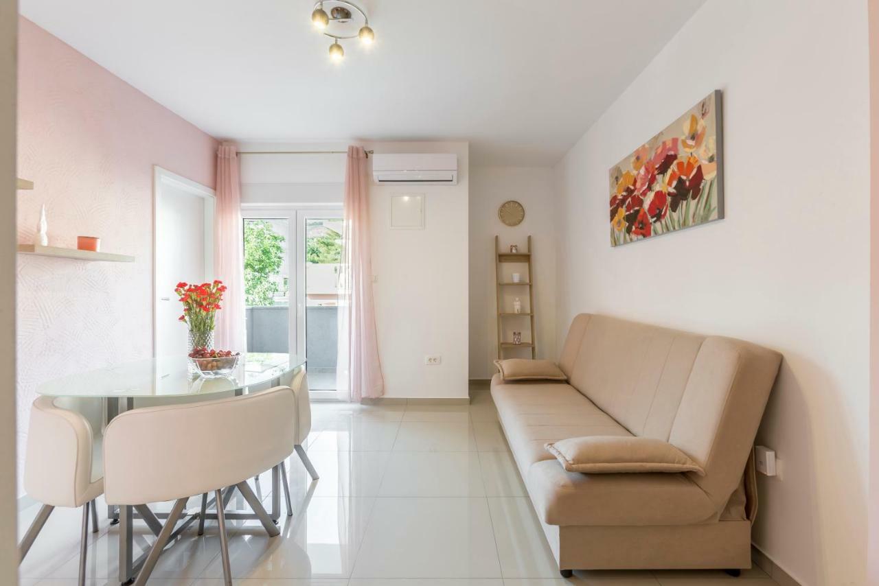 Apartments Karlo โปดสตรานา ภายนอก รูปภาพ
