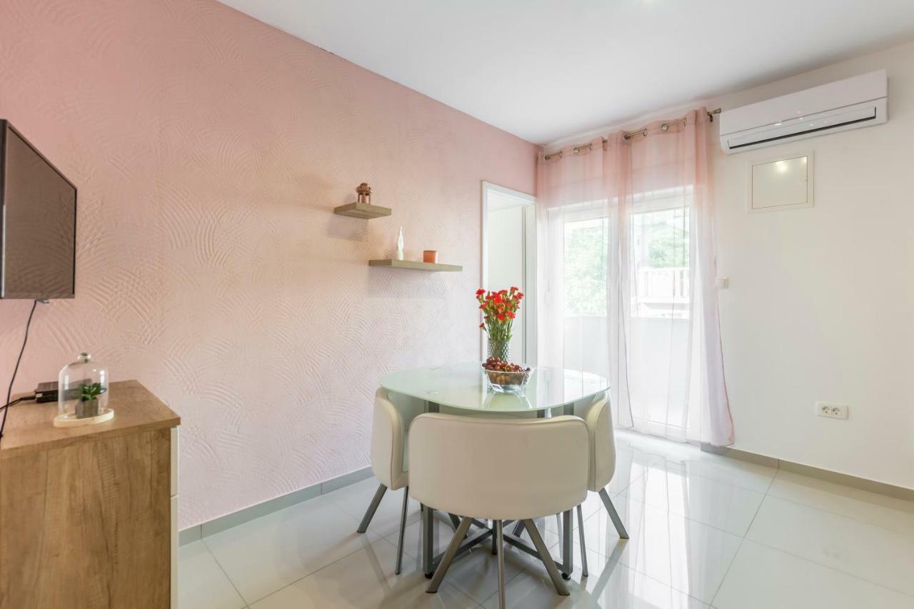 Apartments Karlo โปดสตรานา ภายนอก รูปภาพ