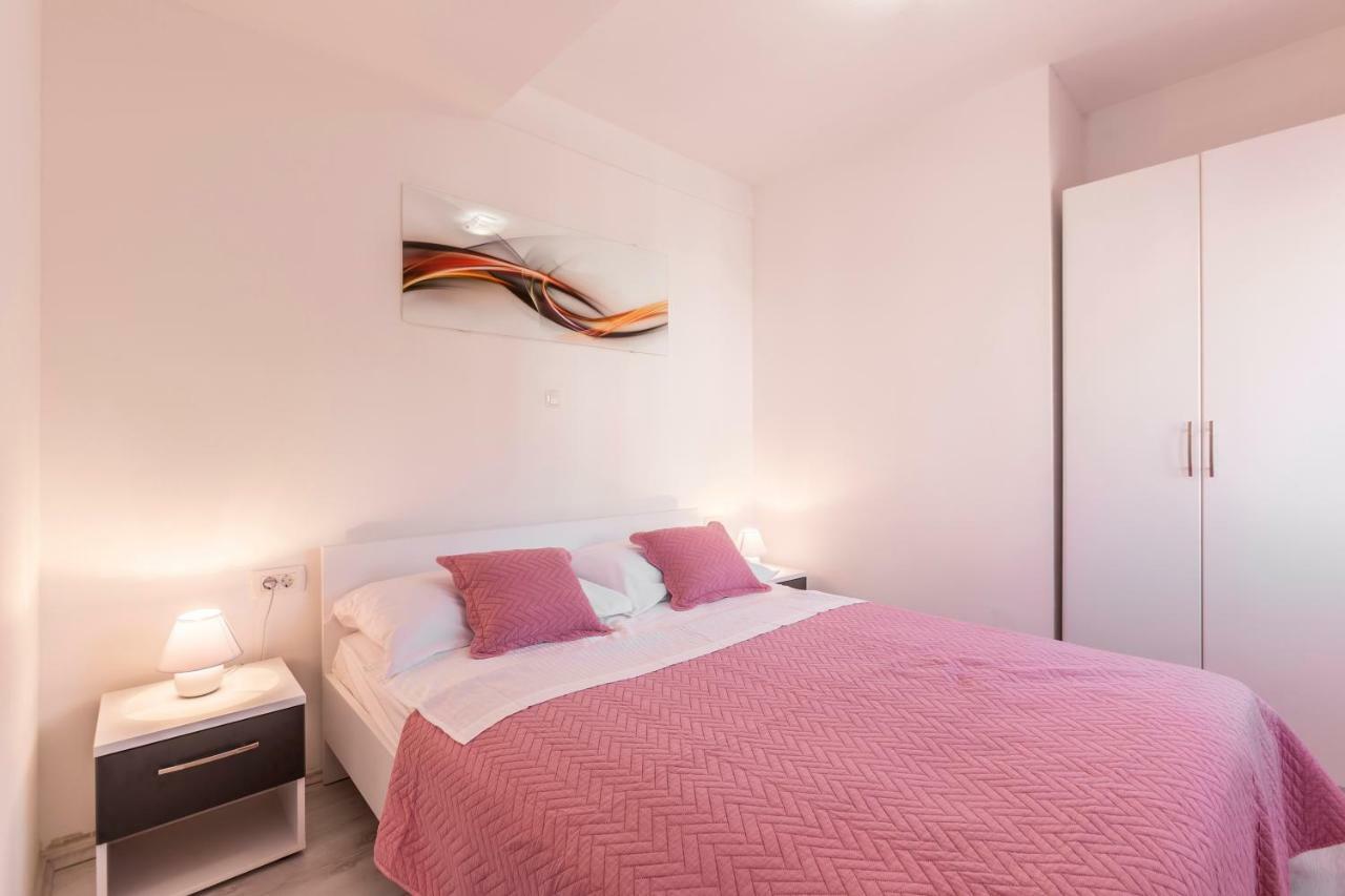 Apartments Karlo โปดสตรานา ภายนอก รูปภาพ