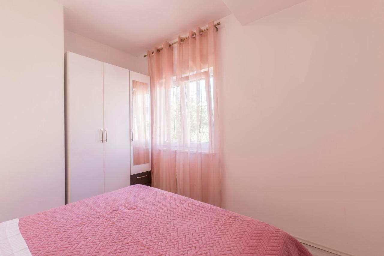 Apartments Karlo โปดสตรานา ภายนอก รูปภาพ