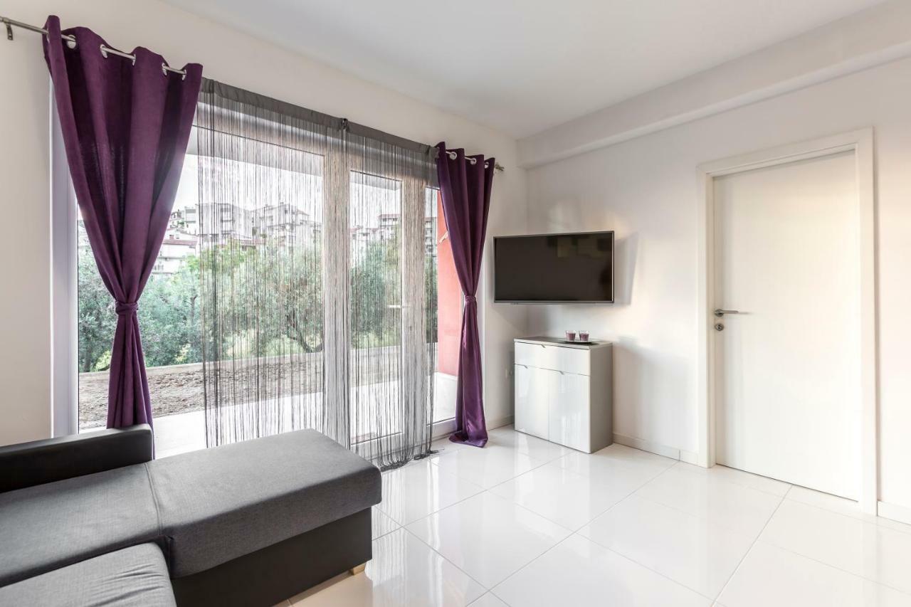 Apartments Karlo โปดสตรานา ภายนอก รูปภาพ