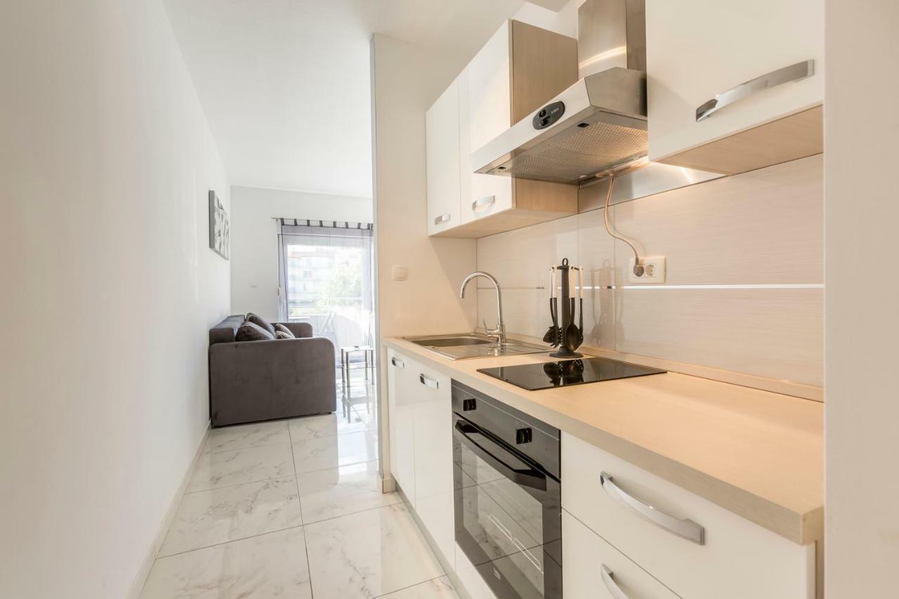 Apartments Karlo โปดสตรานา ภายนอก รูปภาพ
