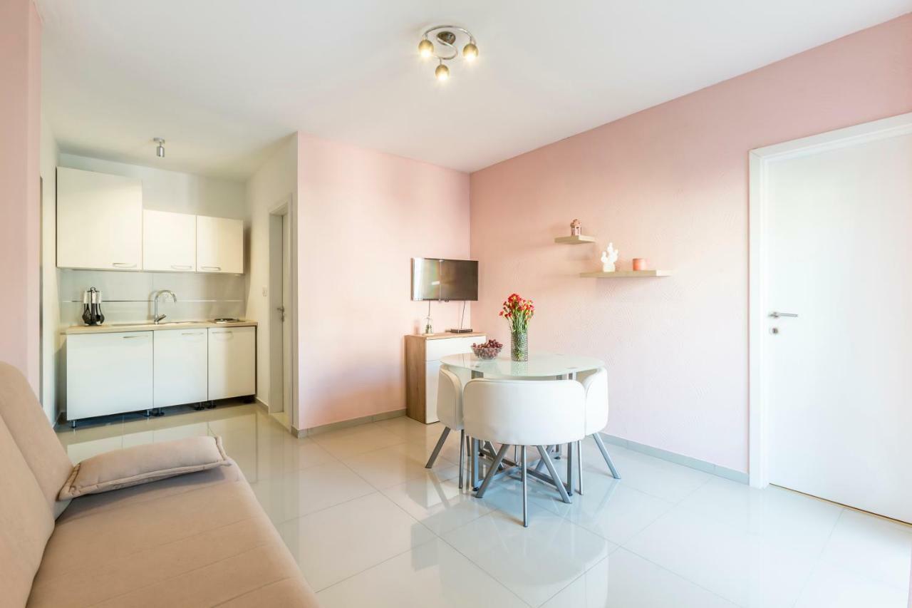 Apartments Karlo โปดสตรานา ห้อง รูปภาพ