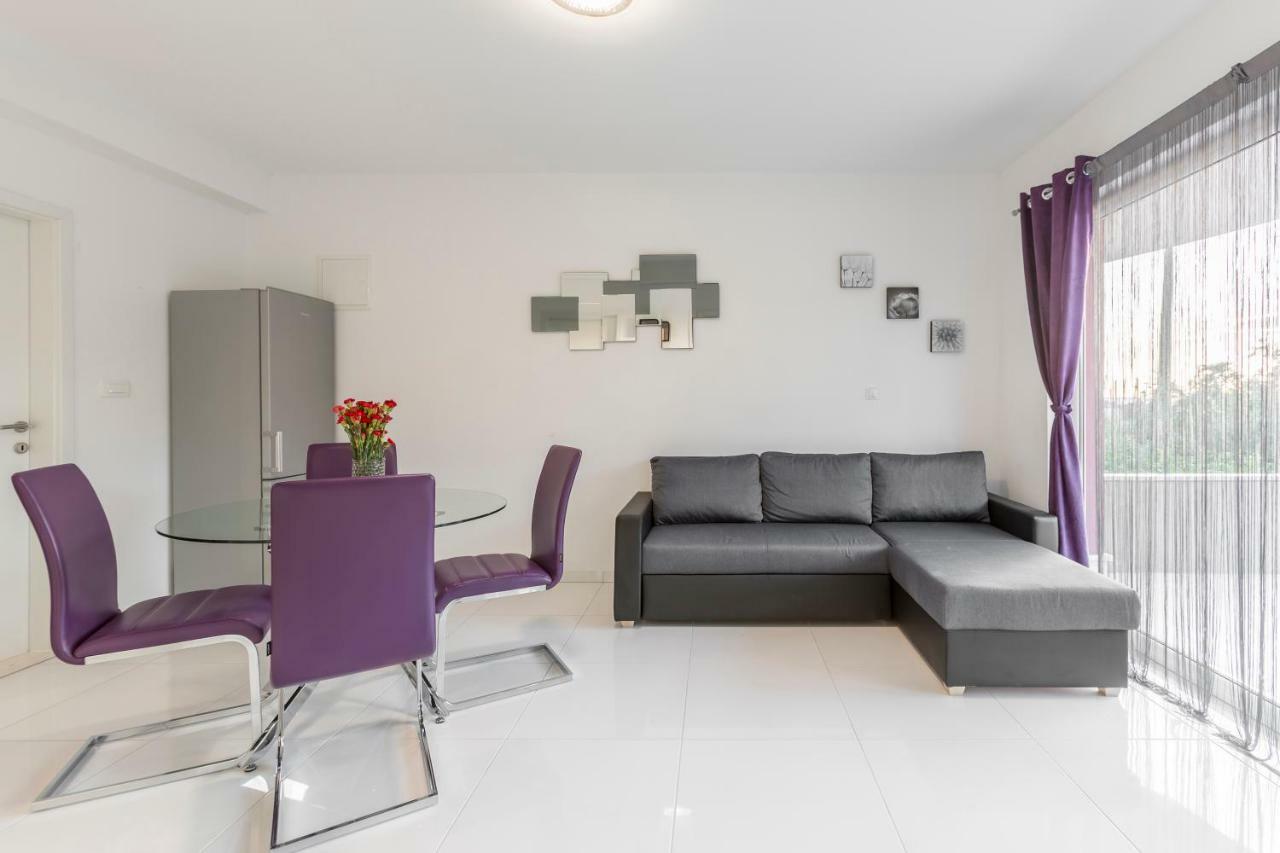 Apartments Karlo โปดสตรานา ภายนอก รูปภาพ