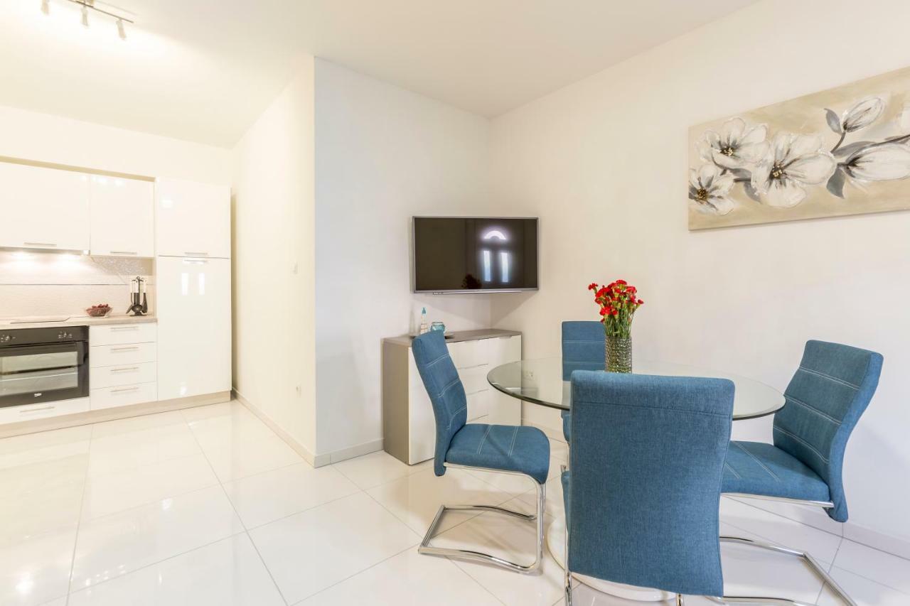Apartments Karlo โปดสตรานา ภายนอก รูปภาพ