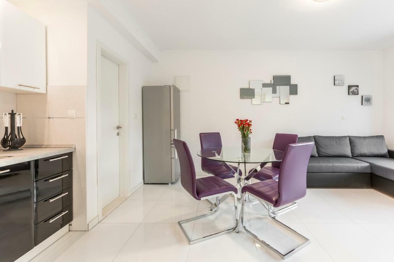Apartments Karlo โปดสตรานา ภายนอก รูปภาพ