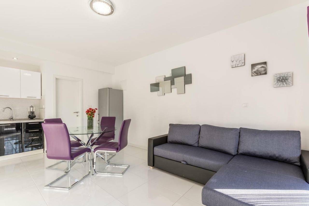 Apartments Karlo โปดสตรานา ภายนอก รูปภาพ